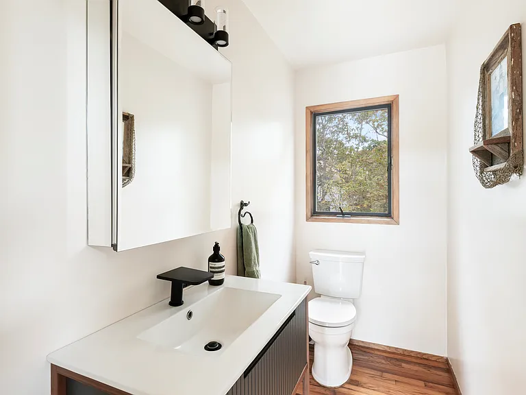 46 S Davis Ave — Photo 15