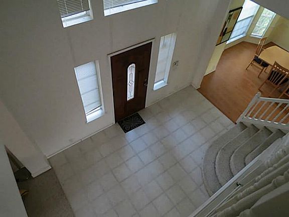 3rd image of 2317 Oak Forest Dr