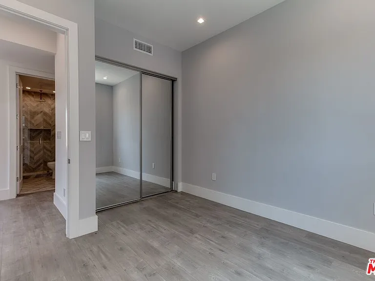 4826 1/2 Pickford St — Photo 19
