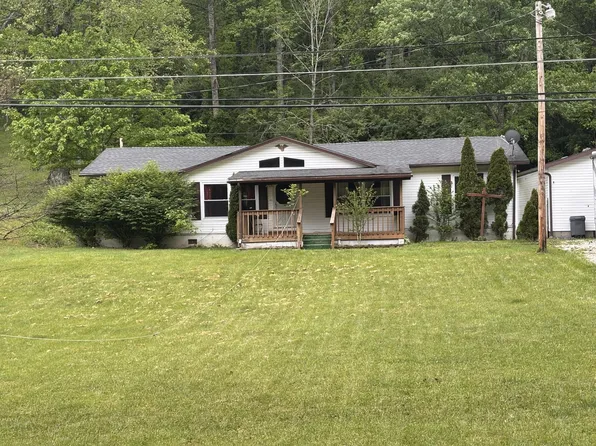 5331 Newcomb Creek Rd, Huntington, WV 25704