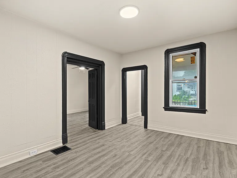 4057 Taft Ave — Photo 6