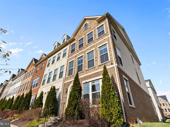 3642 Commodore Joshua Barney Dr NE, Washington, DC 20018