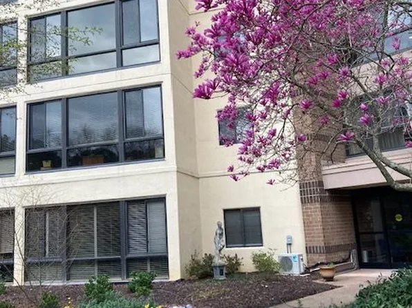 1800 Clairmont Lake Unit 301, Decatur, GA 30033