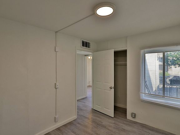 4th image of 102 E Hatcher Rd #9404