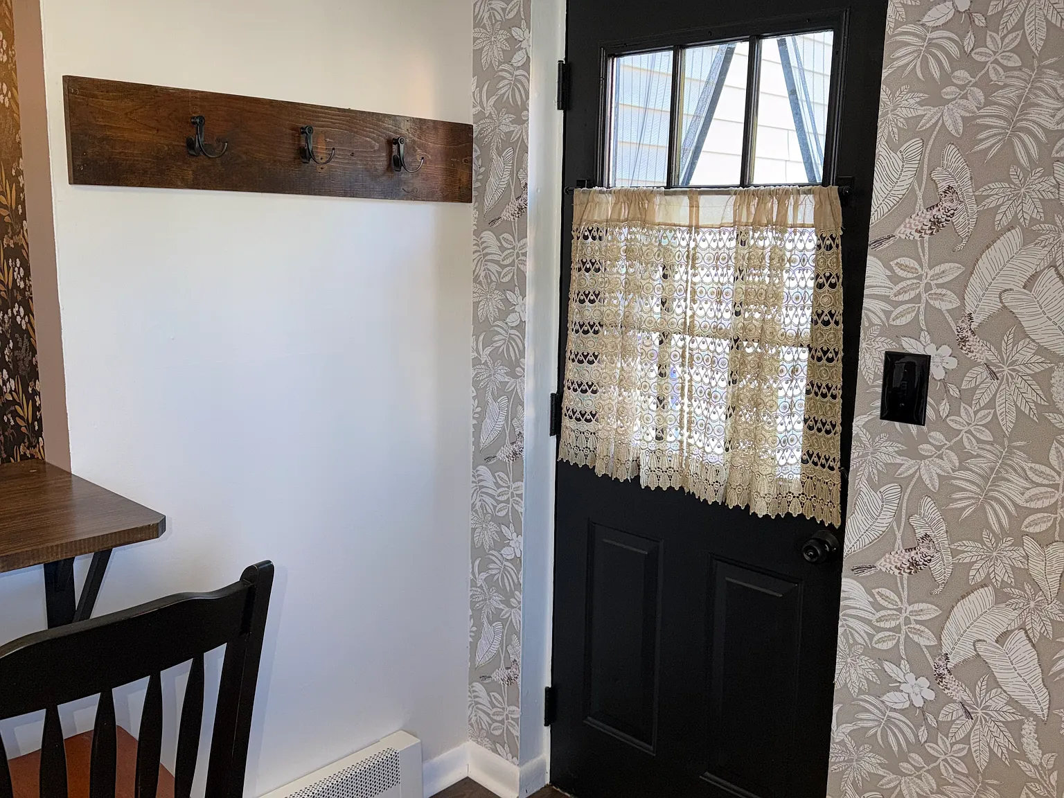 2 bed, 700 sqft, $1,250 — Photo 3