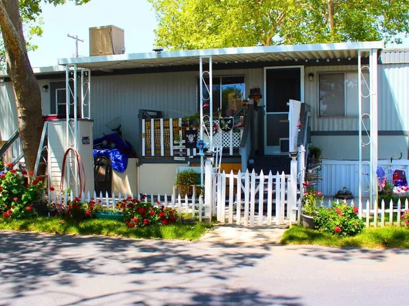 621 E Lockeford St #30, Lodi, CA 95240