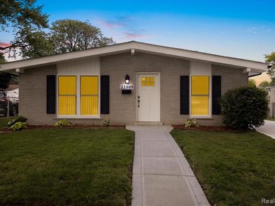 22809 Detour St, Saint Clair Shores, MI, 48082