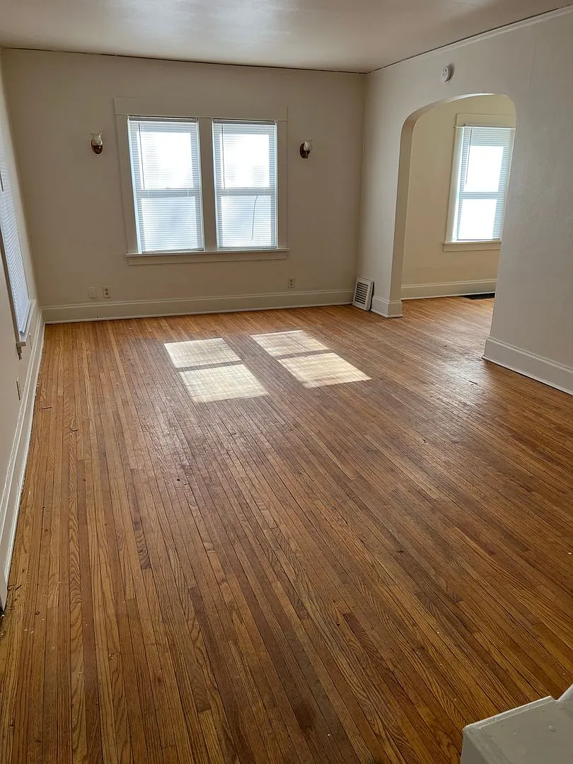 1520 Bruner St — Photo 3