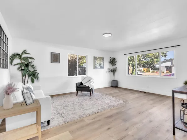 285 Hemlock St, Vacaville, CA 95688