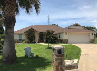 407 Firestone Dr, Meadowlakes, TX 78654