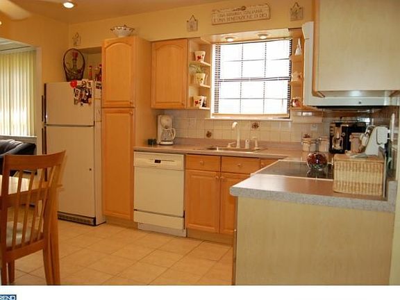 5th image of 307 Francis Dr