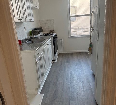 3rd image of 1137 Fteley Ave APT 2F