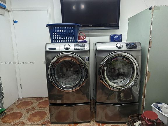 3rd image of 1771 SW 119th Ave