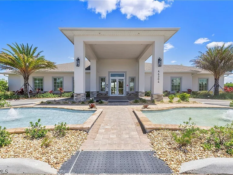17639 Wild Iris Ln — Photo 27