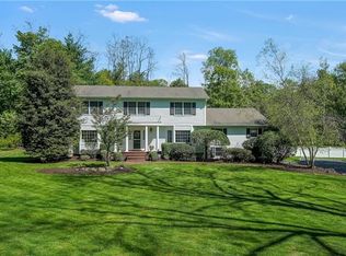 48 Valley Pond Rd, Katonah, NY 10536