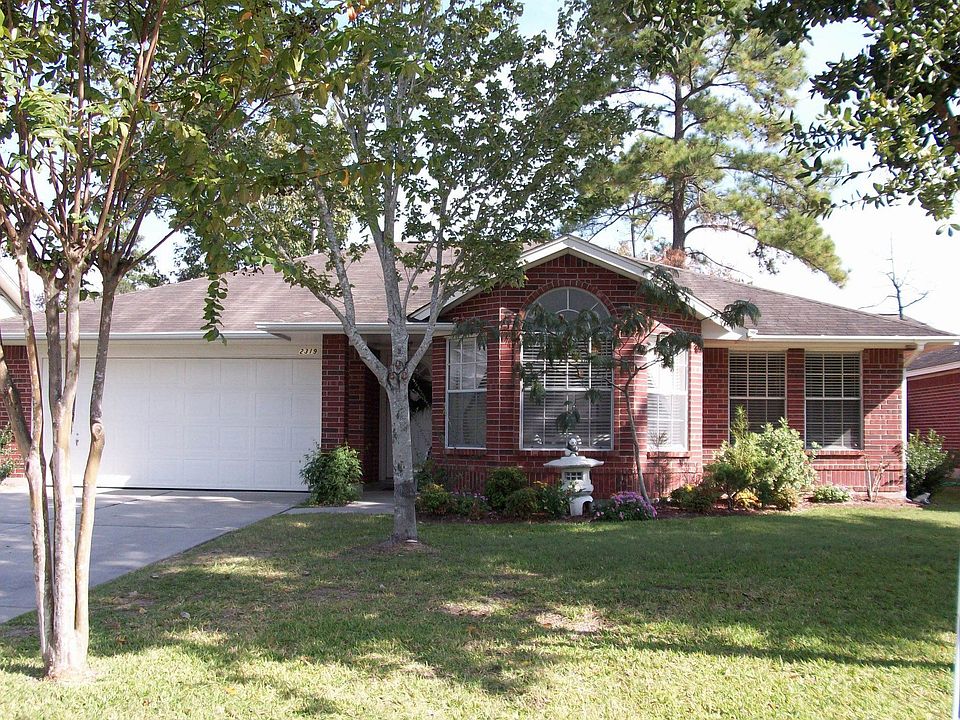 1st image of 2319 Sherwood Hollow Ln