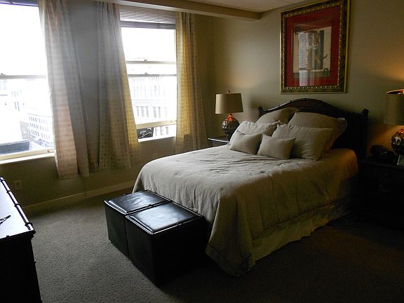 5th image of 108 W Jefferson St APT 704