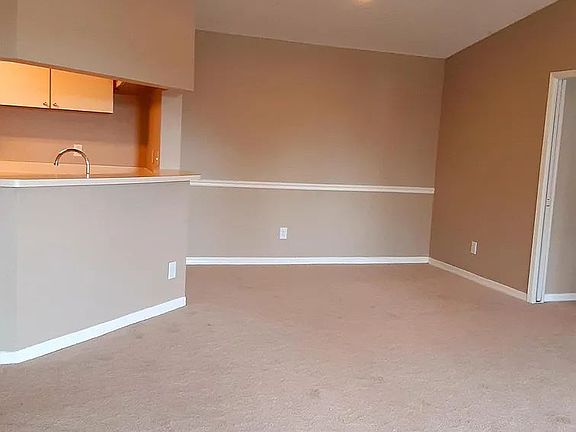 2nd image of 7667 N Wickham Rd