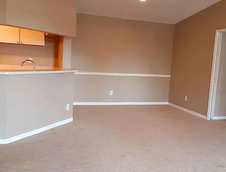 7667 N Wickham Rd — Photo 2