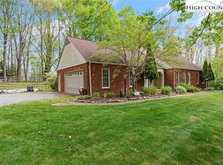 185 Green Field Ln, Boone, NC 28607
