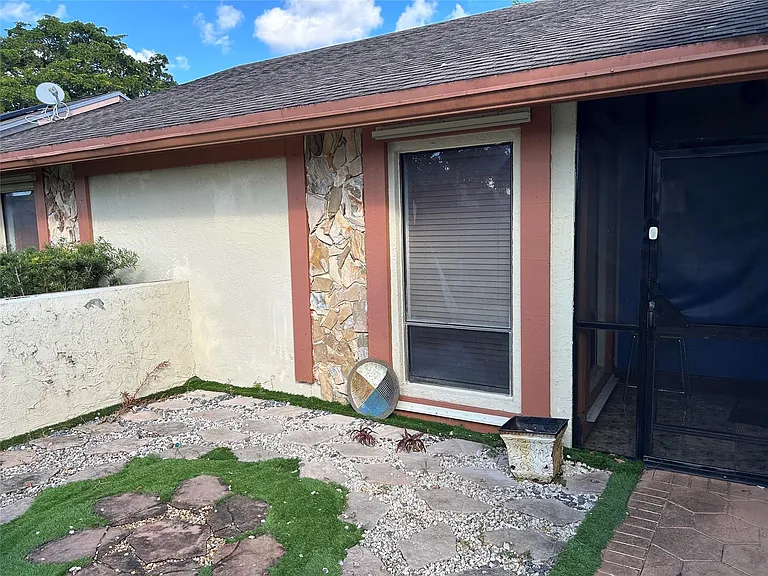 4770 NW 85th Ave — Photo 5
