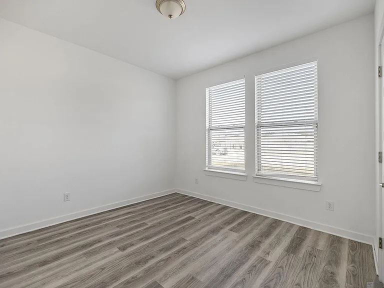 12856 Silverbell Ave — Photo 16