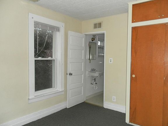3rd image of 209 Antoine St APT 4