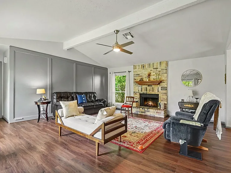 423 Merriweather St — Photo 8
