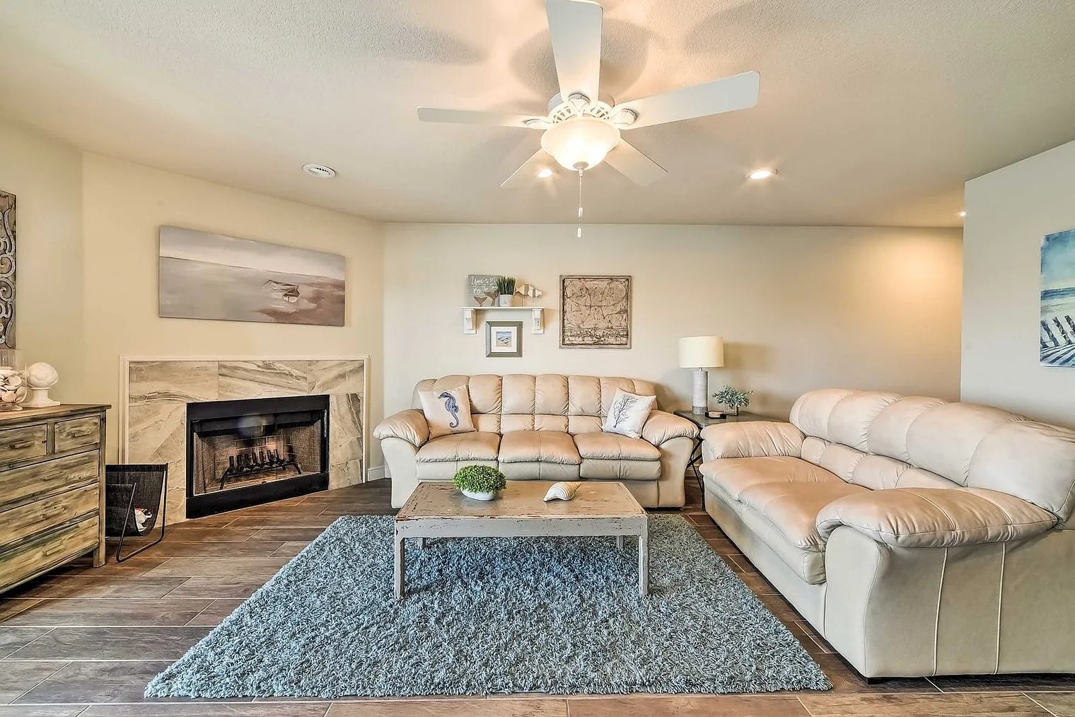 2 bed, 2.0 bath, 1108 sqft, $2,967 — Photo 2