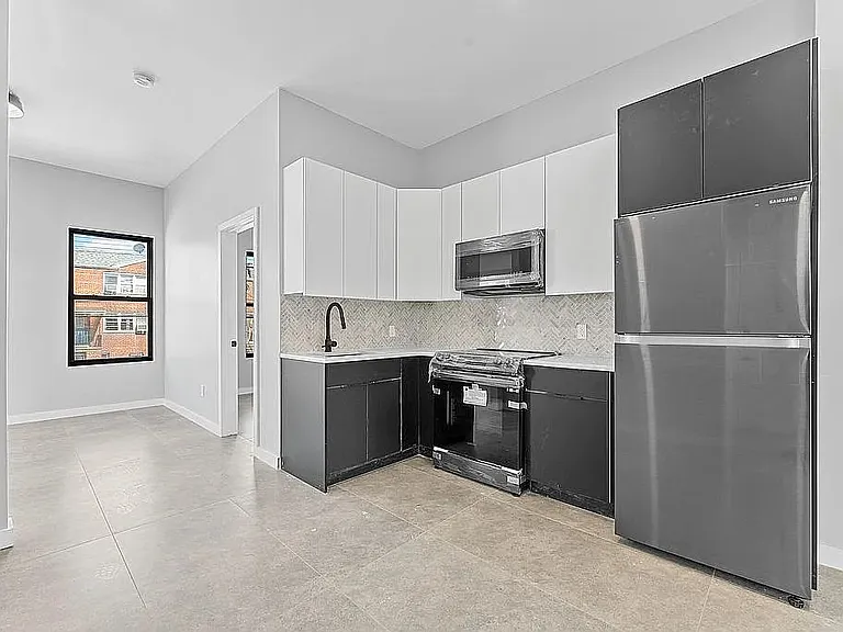 1268 E 92nd St #2A — Photo 2