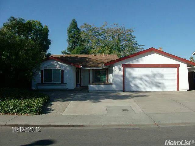 7386 Patero Cir photo 1