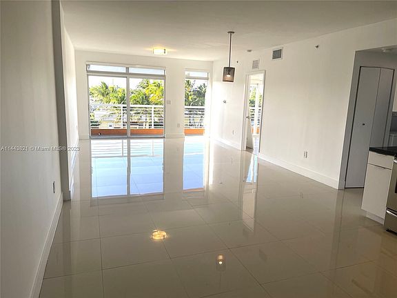 3rd image of 7700 Tatum Waterway Dr #403