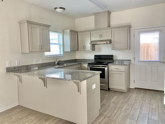 3rd image of 3900 Hawthorne Ave #4