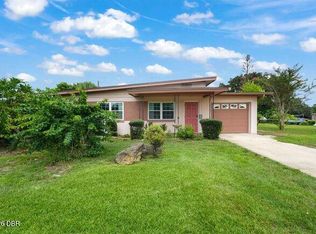 1002 Thunderbird Dr, Daytona Beach, FL 32117