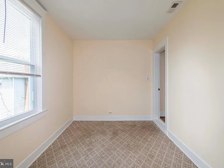 222 W Main St — Photo 63