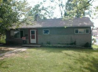 901 Moss St, Angola, IN 46703