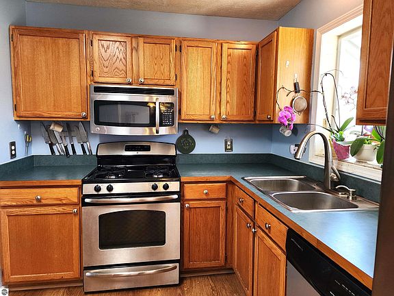 4th image of 4375 N Curry Dr