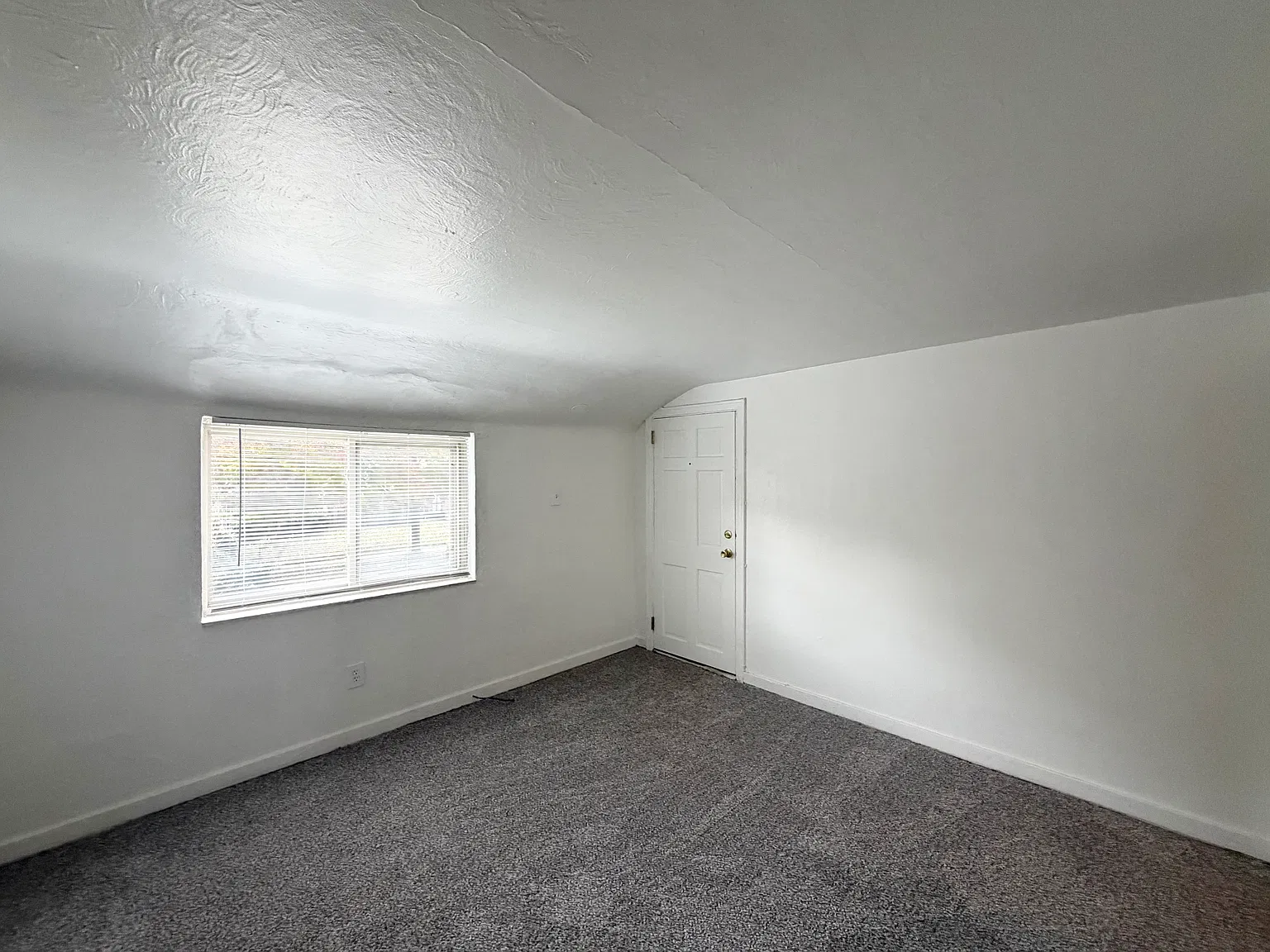 2 bed, 650 sqft, $900 — Photo 3