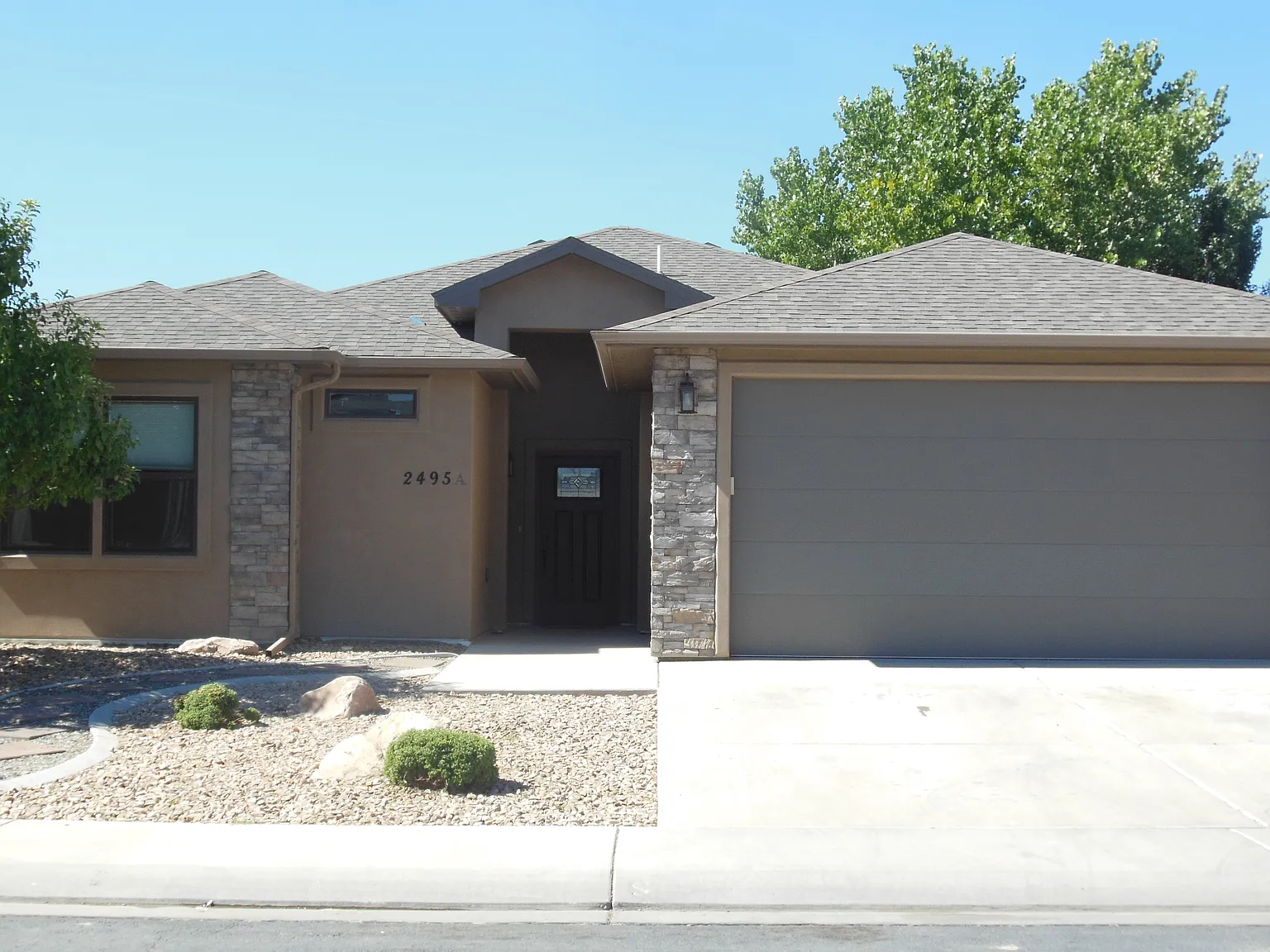 3 bed, 1627 sqft, $2,495 — Photo 1