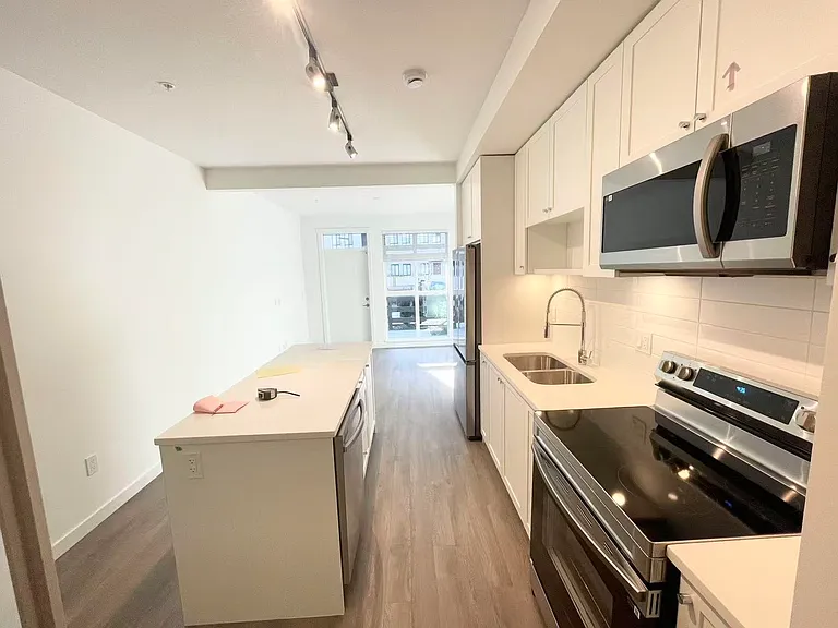 15733 85th Ave #12 — Photo 11