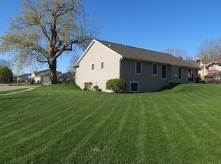 121 Bayfield Ct, Lake Mills, WI