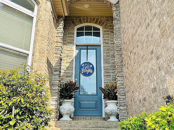 4th image of 4004 Chapel Hill Dr