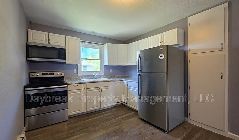204 4th St NW #1 — Photo 4