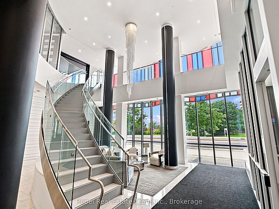 3rd image of 9471 Yonge St #635
