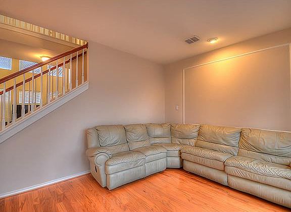 4th image of 3221 Marquette Dr
