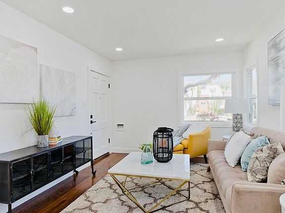 3rd image of 4484 Marlborough Ave