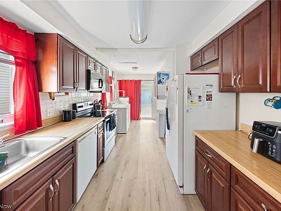 2nd image of 4122 W 145th St