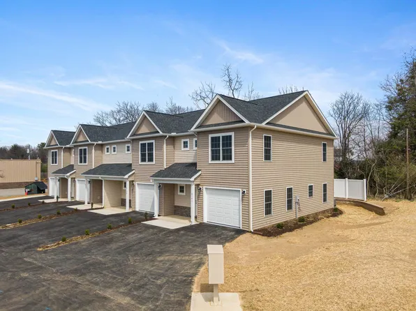 6134 Warren Newcomb Dr, Radford, VA 24141