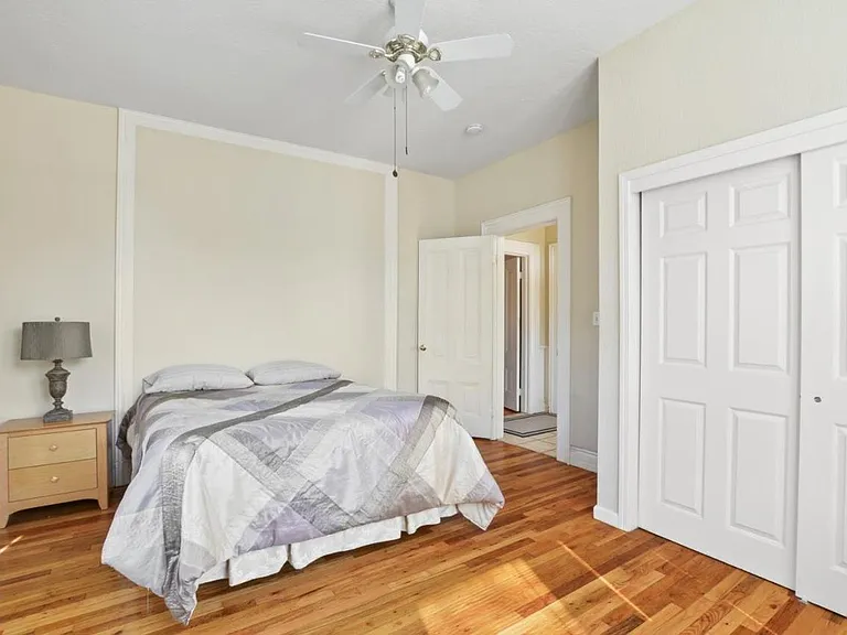 1385 Lewis St — Photo 6
