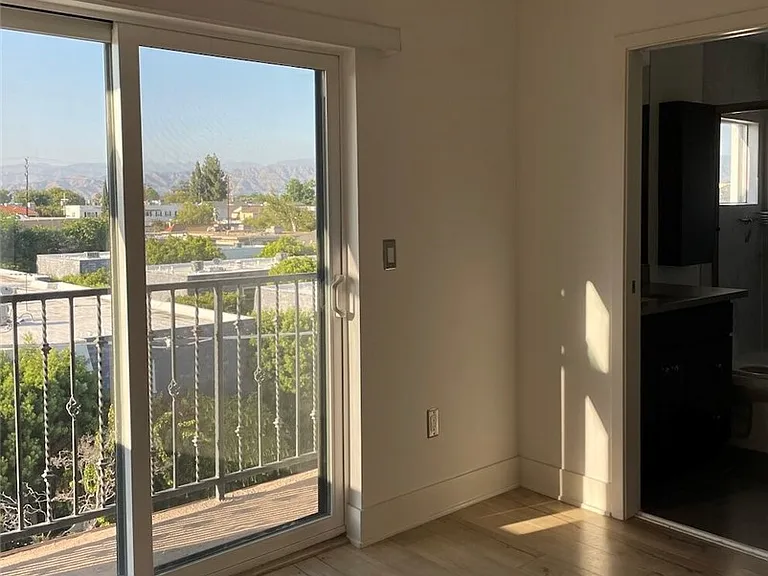 10844 Blix St #101 — Photo 16
